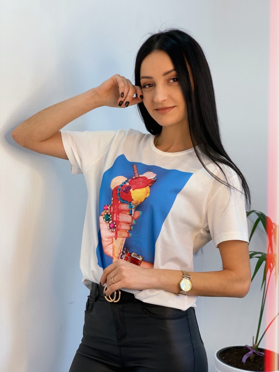 Женская стильная футболка в камнях